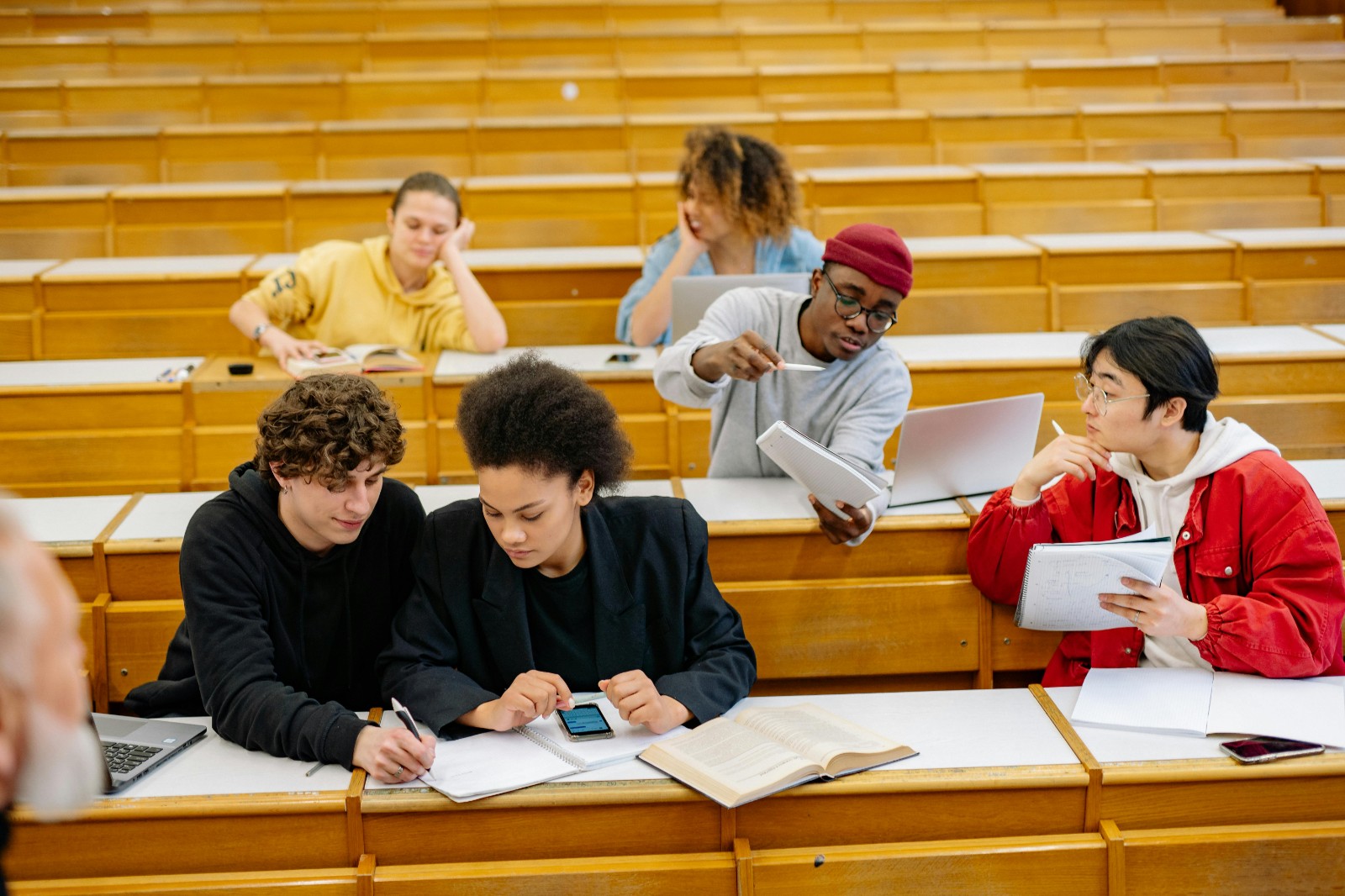 美中国际 美中国际