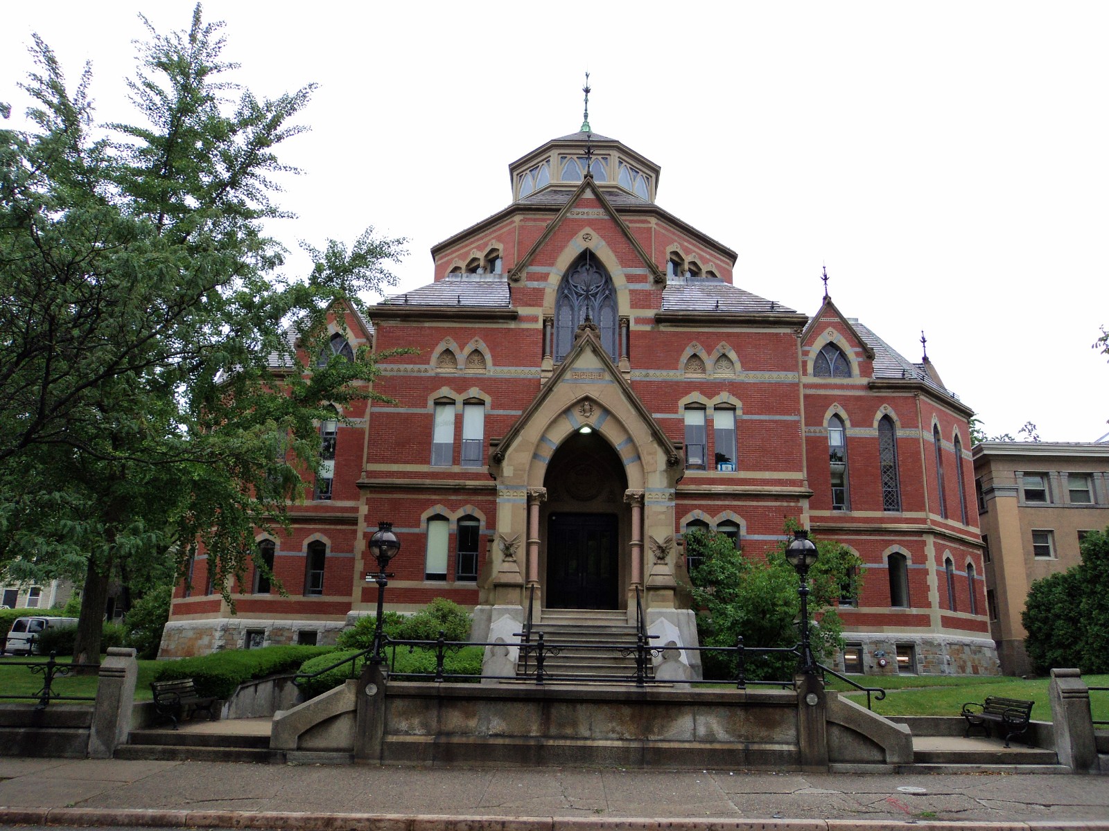 美中国际 美中国际